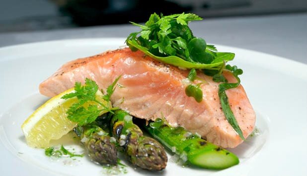 錫紙烘焙挪威三文魚配燒蘆筍