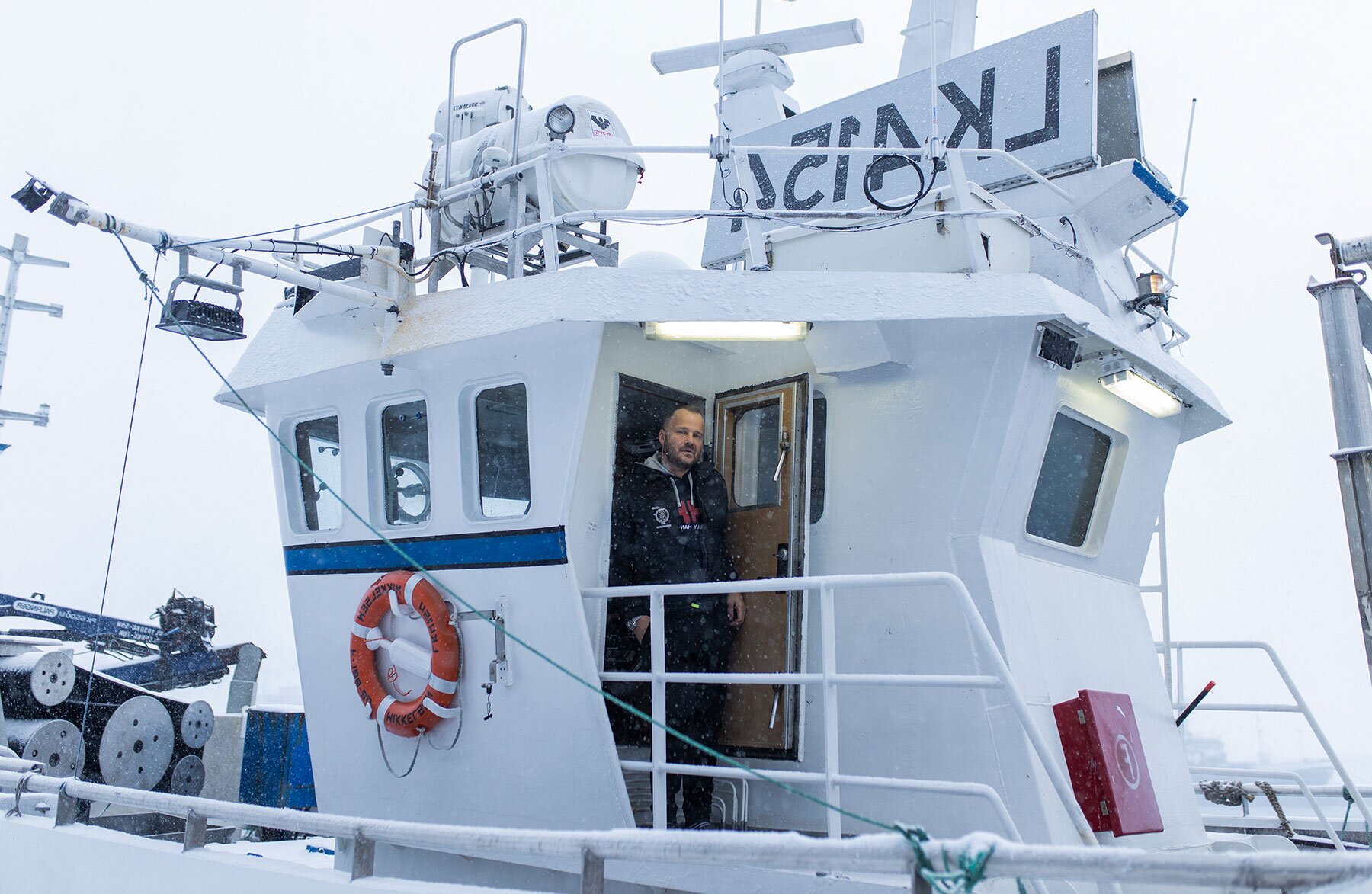 在駕駛室的 Mikal Solhaug 船長